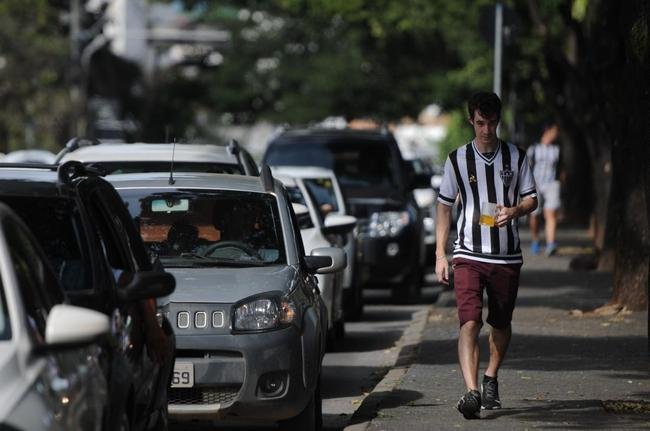 Fotos da chegada da torcida do Atltico ao Mineiro para o clssico contra o Cruzeiro pela nona rodada do Mineiro 