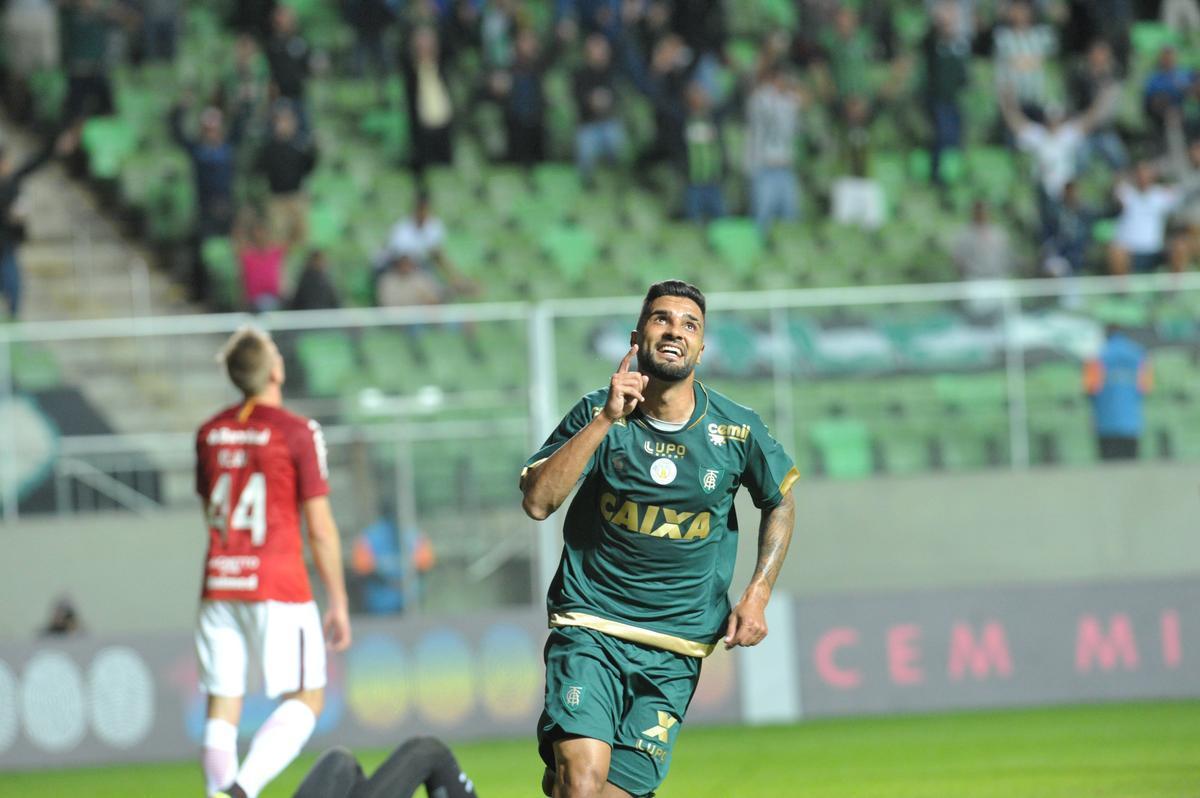 Fotos do jogo entre Amrica e Internacional, no Independncia, pela 15 rodada do Campeonato Brasileiro
