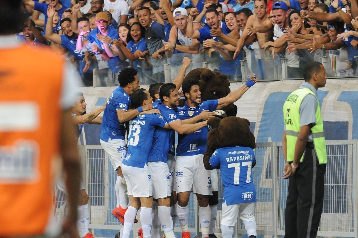 Fotos do duelo entre Cruzeiro e Amrica, no Mineiro