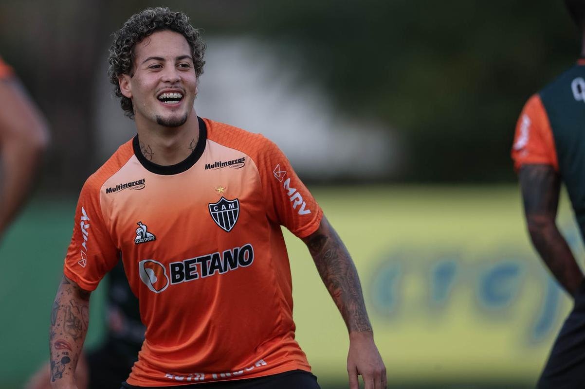 Cuca orientou atividade no CT do Palmeiras, na Barra Funda, em So Paulo 