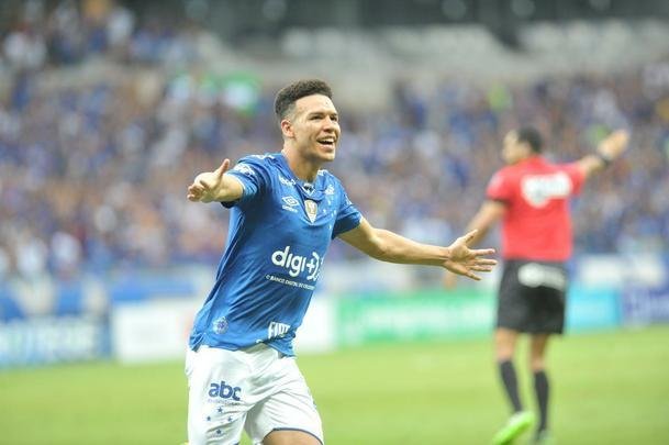 Marquinhos Gabriel abriu o placar para o Cruzeiro aos 45 do primeiro tempo, em chute no canto direito de Victor que ainda desviou no zagueiro atleticano Leonardo Silva