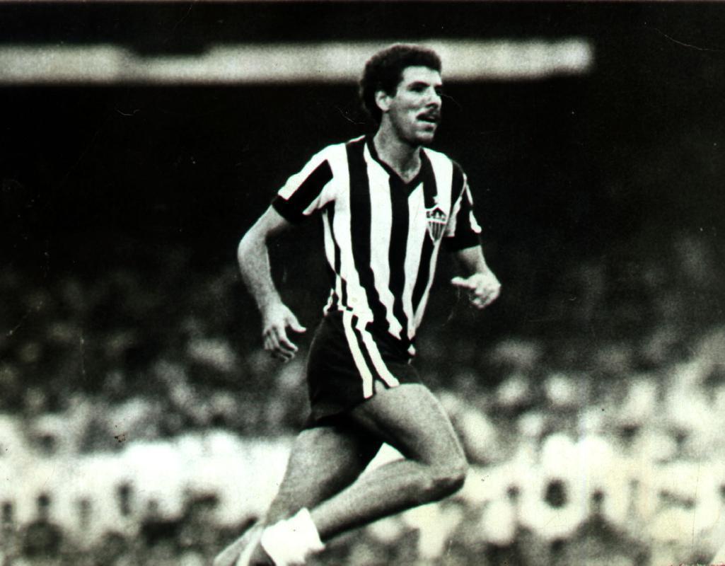 44 - Toninho Cerezo - 53 gols
