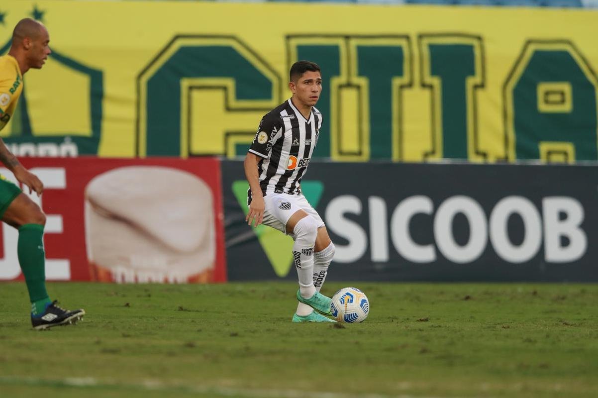 Cuiab e Atltico se enfrentaram pela nona rodada da Srie A do Campeonato Brasileiro