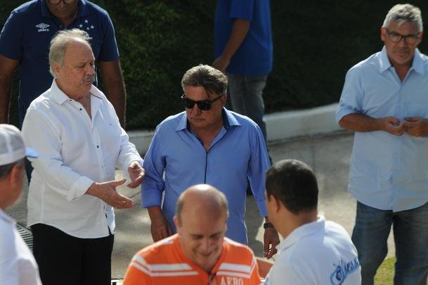 Novo gestor de futebol do Cruzeiro, Zez Perrella deu entrevista nesta sexta-feira, na Tocada Raposa II