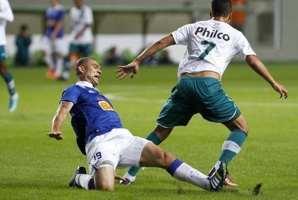 Imagens da goleada do Cruzeiro na estreia do Brasileiro
