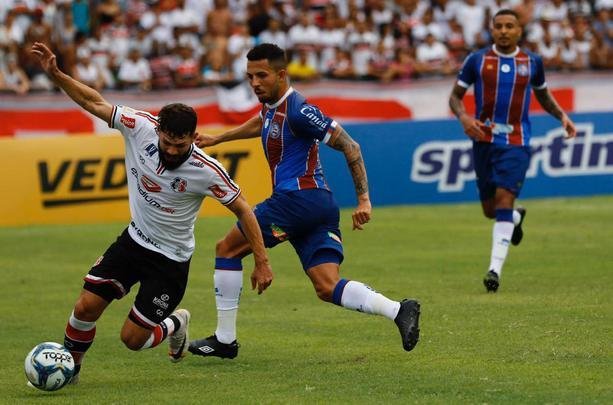 Santa Cruz e Bahia se enfrentaram no Arruda e empataram sem gols na estreia da Copa do Nordeste, em jogo que foi recheado de homenagens a Tiago Cardoso