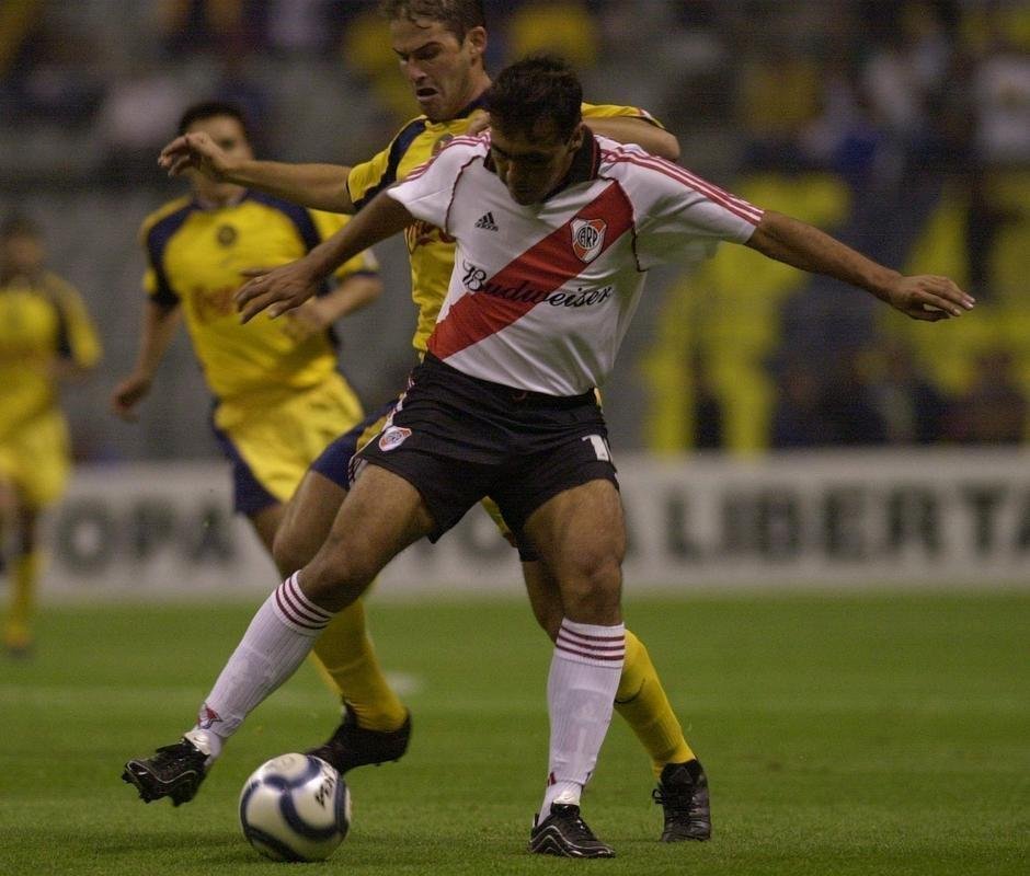 Em 2002, o River Plate-ARG passou com duas vitrias, trs empates e uma derrota. O time foi eliminado nas oitavas de final.