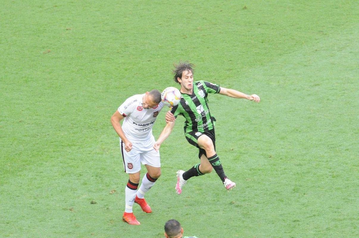 Lo Passos (atacante; emprestado pelo Palmeiras)