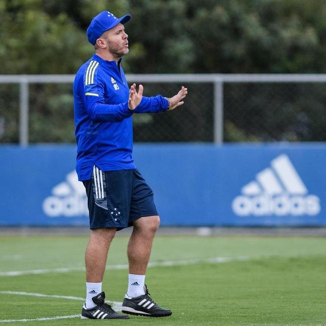 Jogadores do Cruzeiro realizaram primeiro treino sob comando de Mozart nesta sexta-feira (11/06)