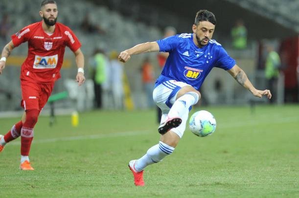 Revs por 2 a 0 para o CRB frustrou torcida do Cruzeiro no Mineiro