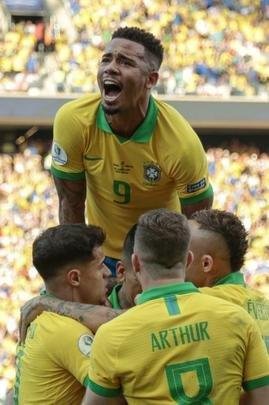 Imagens da vitória do Brasil sobre o Peru, na Arena Corinthians