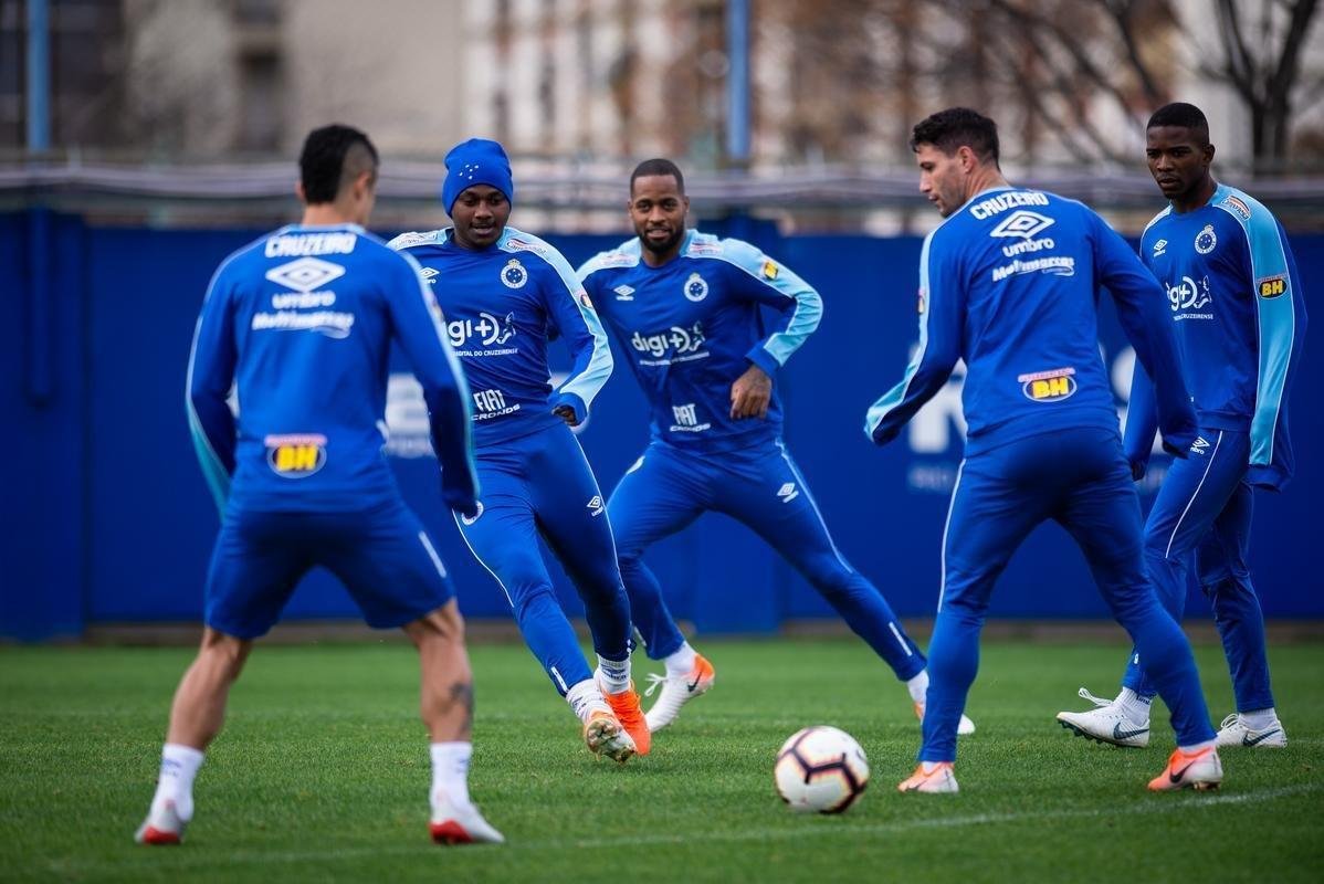 De olho em jogo contra o River Plate pela Copa Libertadores, Cruzeiro treinou na tarde desta segunda-feira no CT do Boca Juniors