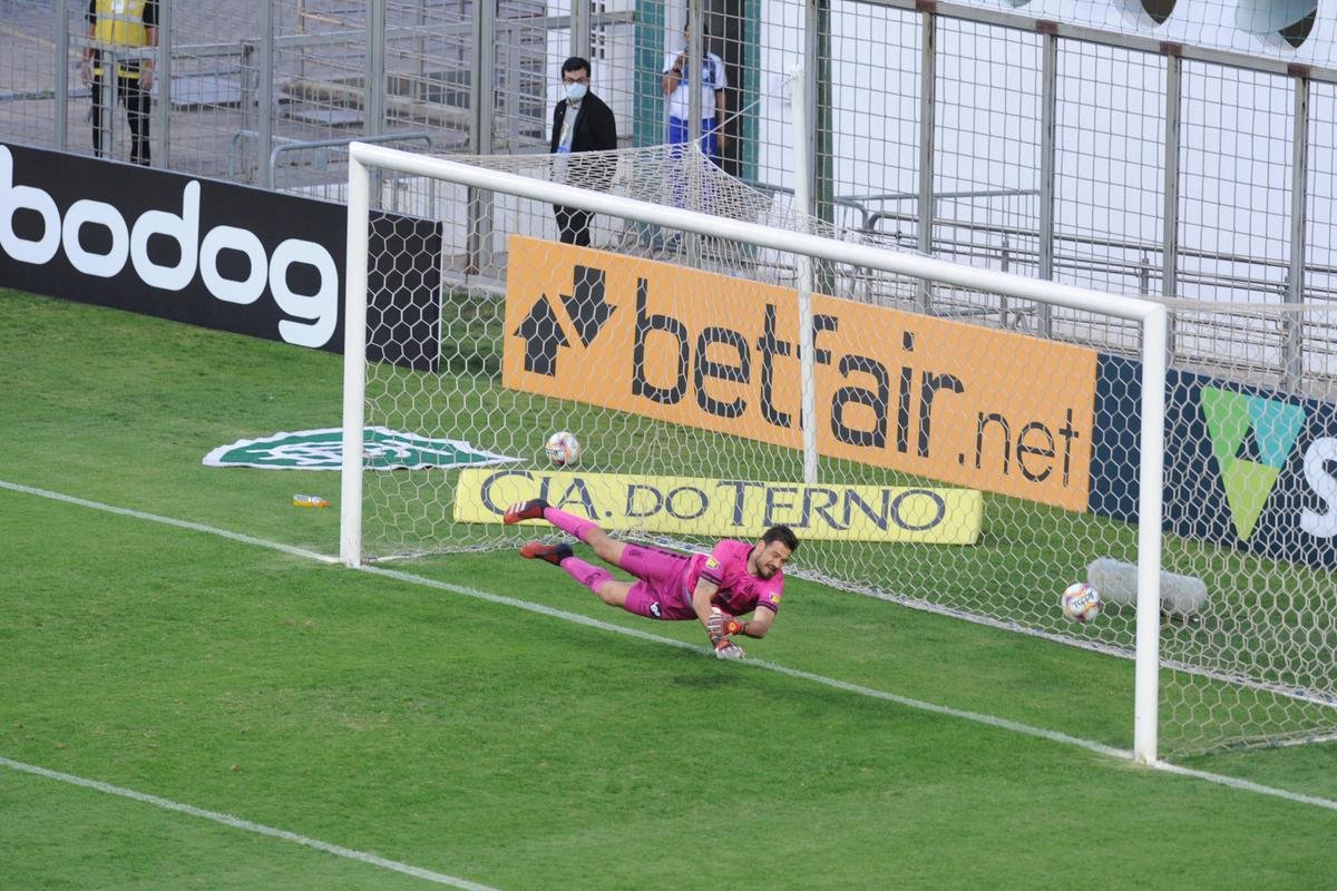 No segundo tempo, o CSA empatou com gol de cabea de Rodrigo Pimpo. Mas, logo depois, Amrica voltou  frente do placar, com gol do zagueiro Messias