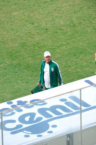 Reações dos técnicos Lisca, do América, e Cuca, do Atlético, no primeiro jogo da final do Campeonato Mineiro, no Independência, em BH