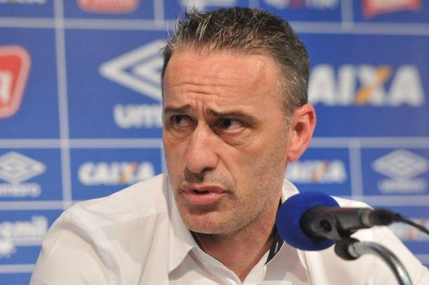 Portugus Paulo Bento foi apresentado nesta segunda-feira como novo treinador do Cruzeiro