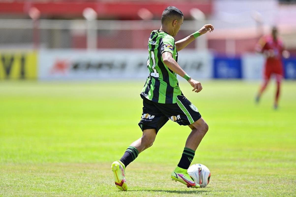 Jogo foi disputado com muito calor, em Nova Lima, na manh deste sbado 
