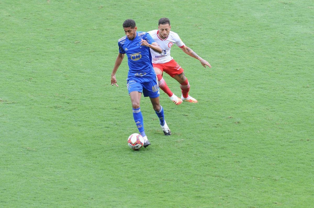 Fotos do empate por 0 a 0 entre Cruzeiro e Tombense, no Mineiro, em Belo Horizonte, pela sexta rodada do Campeonato Mineiro de 2021. Goleiro cruzeirense Fbio pegou um pnalti cobrado por Paulinho Dias e evitou o revs.