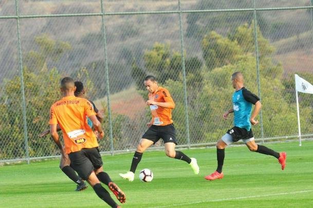 Atlético e Coimbra se enfrentaram em um jogo-treino na tarde desta segunda-feira