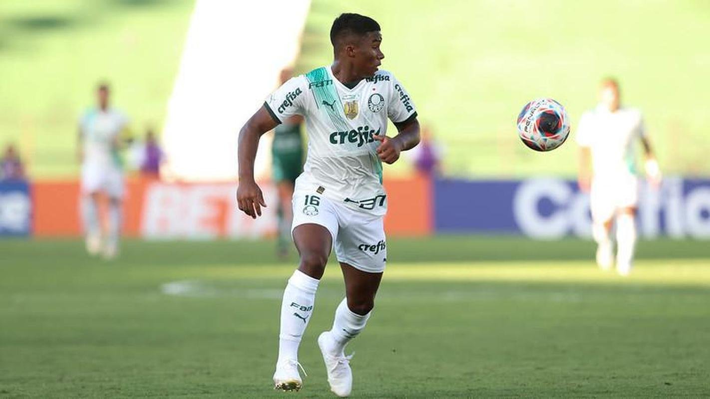 4 Palmeiras - 19 jogos, com 13 vitrias , 4 empates e 2 derrotas (75% de aproveitamento)