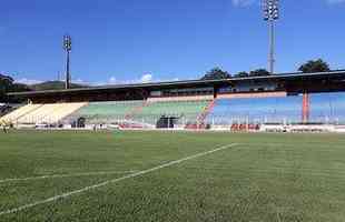 O estádio Ronaldo Junqueira (Ronaldão), em Poços de Caldas, pode receber cerca de 7.600 torcedores. É sede das partidas da Caldense.