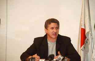 22/12/2000 Coletiva com o superintendente de futebol do Atletico, Eduardo Maluf, na sede do clube, no bairro de Lourdes, em Belo Horizonte. Ele deixou o clube em 22 de dezembro de 2000.
