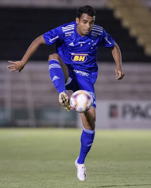 Imagens do jogo entre Botafogo-SP e Cruzeiro, no estádio Santa Cruz, em Ribeirão Preto, pela 20ª rodada da Série B