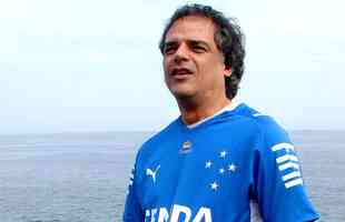 Mineiro de Curvelo, ator ngelo Antnio j falou sobre a sua paixo pelo Cruzeiro em entrevista  revista oficial do clube.