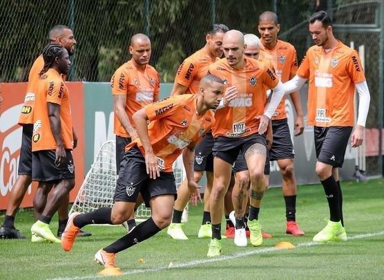 Fotos do treino do Atltico neste sbado, na Cidade do Galo. O tcnico Rodrigo Santana deve escalar o time com Wilson; Patric, Igor Rabello, Rver e Fbio Santos; Jair e Elias; Char, Vincius e Cazares; Ricardo Oliveira
