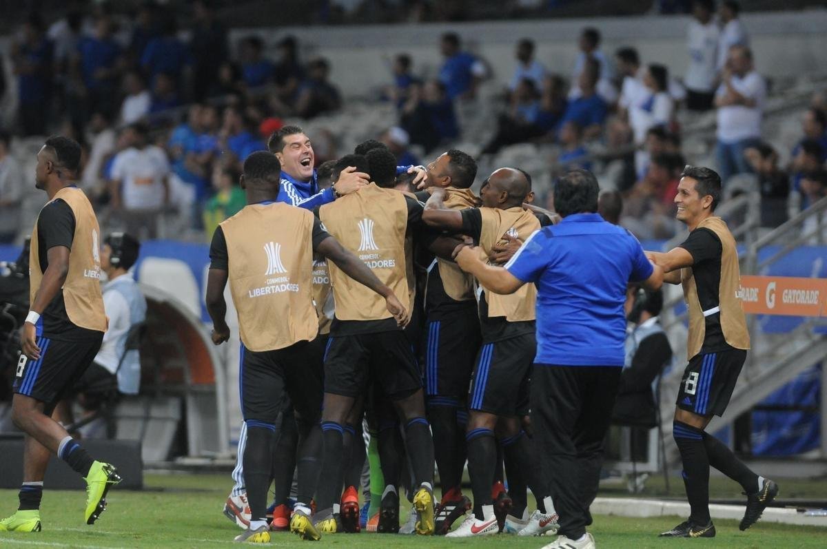 Equipes se enfrentaram pela sexta rodada do Grupo B da Copa Libertadores