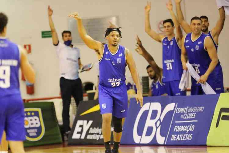 Em jogo movimentado, Corinthians vence Pato Basquete no NBB