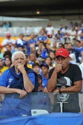 Torcedores de Cruzeiro e Botafogo, no Mineiro, em duelo pela 19 rodada do Brasileiro