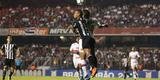 Atl�tico saiu atr�s, conseguiu virada com R�ger Guedes e Ricardo Oliveira, mas cedeu empate no Morumbi