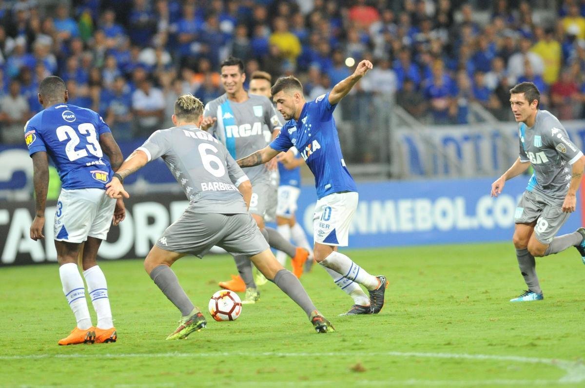 Fotos do primeiro tempo do duelo entre Cruzeiro e Racing, no Mineiro, pela Libertadores