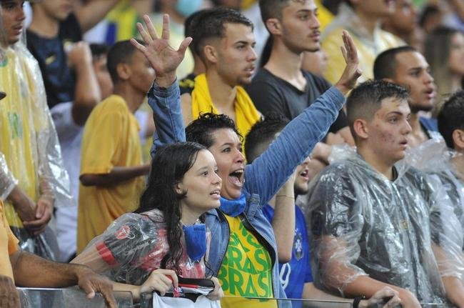 Fotos da torcida no Mineiro durante a vitria do Brasil sobre o Paraguai, por 4 a 0, pela 16 rodada das Eliminatrias da Copa do Mundo do Catar