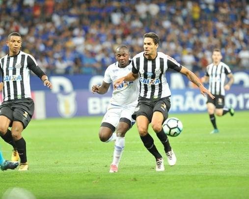 Imagens da torcida e da partida entre Cruzeiro e Santos, no Mineiro