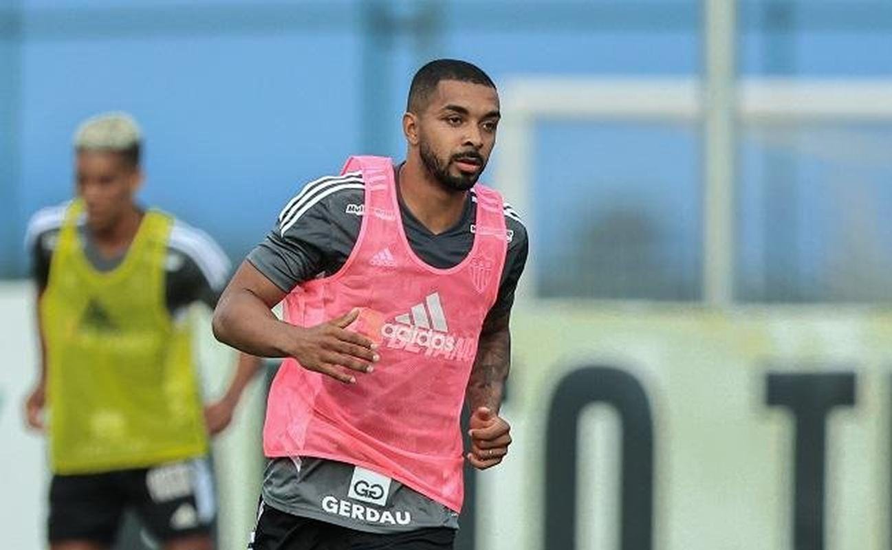 Paulo Henrique (lateral-direito) 