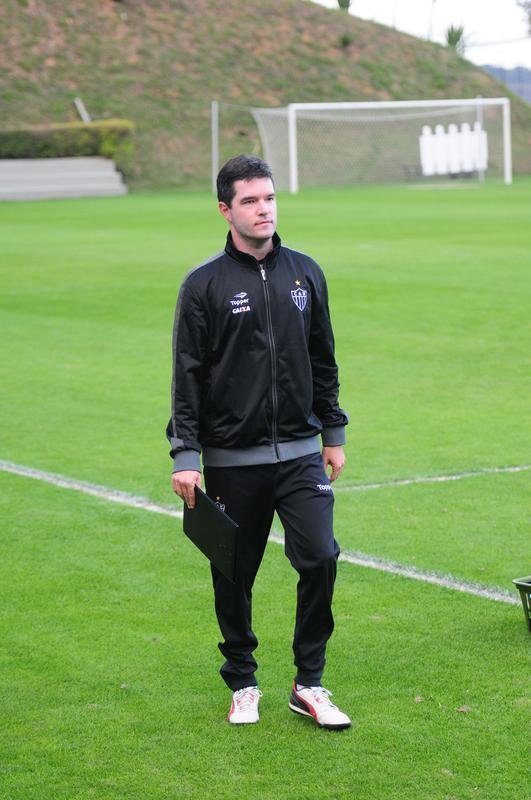 Diogo Giacomini - Diogo Giacomini foi tcnico interino do Atltico em trs oportunidades: 2015, quando substituiu Levir Culpi, 2016, no lugar de Marcelo Oliveira, e 2017, na vaga de Roger Machado. Em cinco jogos, foram duas vitrias, um empate e duas derrotas.