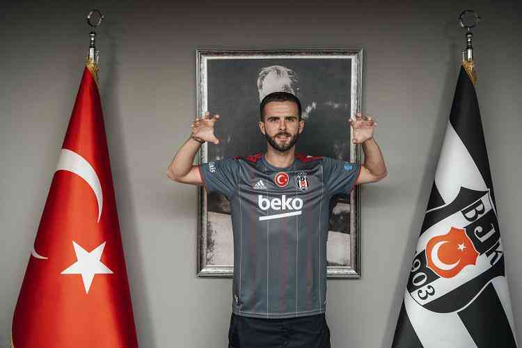 OFICIAL: Pjanic, novo jogador do Besiktas