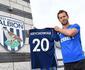 West Bromwich acerta com volante polons; Tottenham contrata promessa argentina