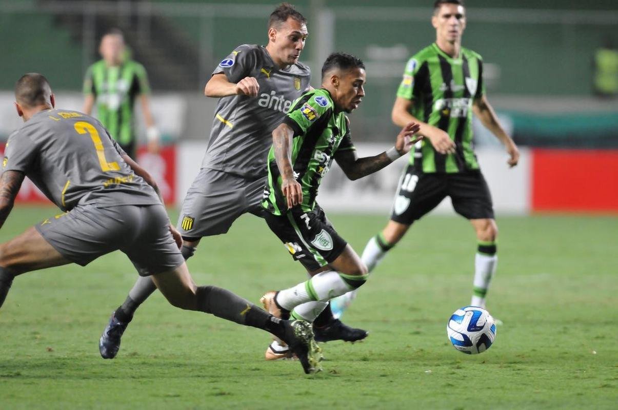 Fotos de Amrica x Pearol pela Sul-Americana, no Independncia