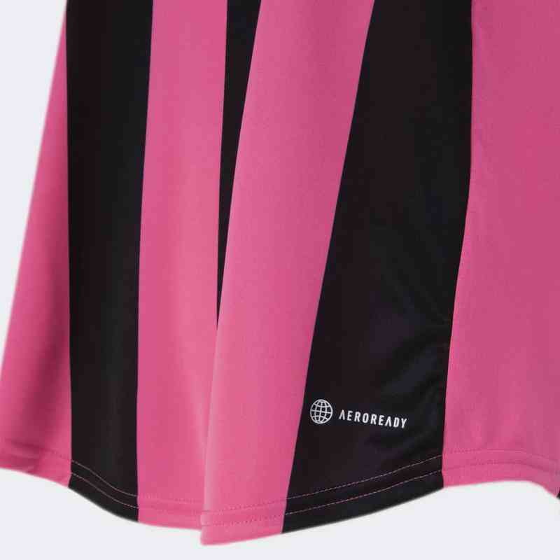 Adidas divulgou verses masculina e feminina da camisa rosa do Atltico