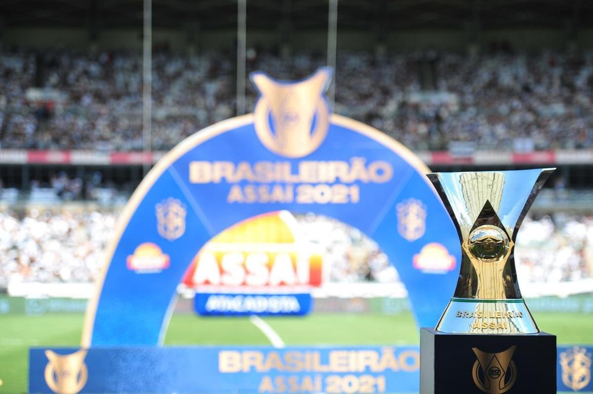 Trofu do Campeonato Brasileiro de 2021, conquistado pelo Atltico