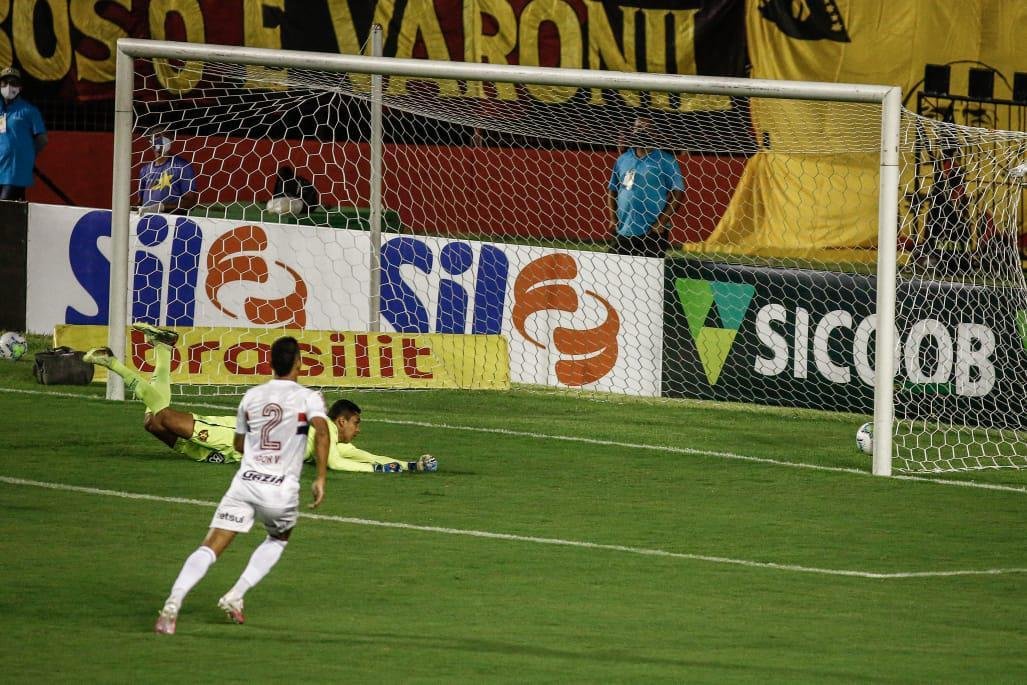 Na Ilha do Retiro, Sport e São Paulo se enfrentaram em jogo válido pela quinta rodada da Série A de 2020. E logo no início do jogo, Pablo fez 1 a 0 para o Tricolor Paulista.