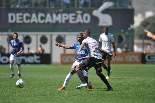 Lances da partida entre Cruzeiro e Grmio, no Independncia, pela 18 rodada do Campeonato Brasileiro