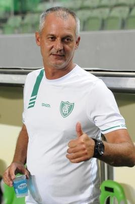 Com gols de Felipe Augusto e Al, Amrica venceu Coimbra por 2 a 0, nesta segunda-feira, no Independncia, pela sexta rodada do Campeonato Mineiro