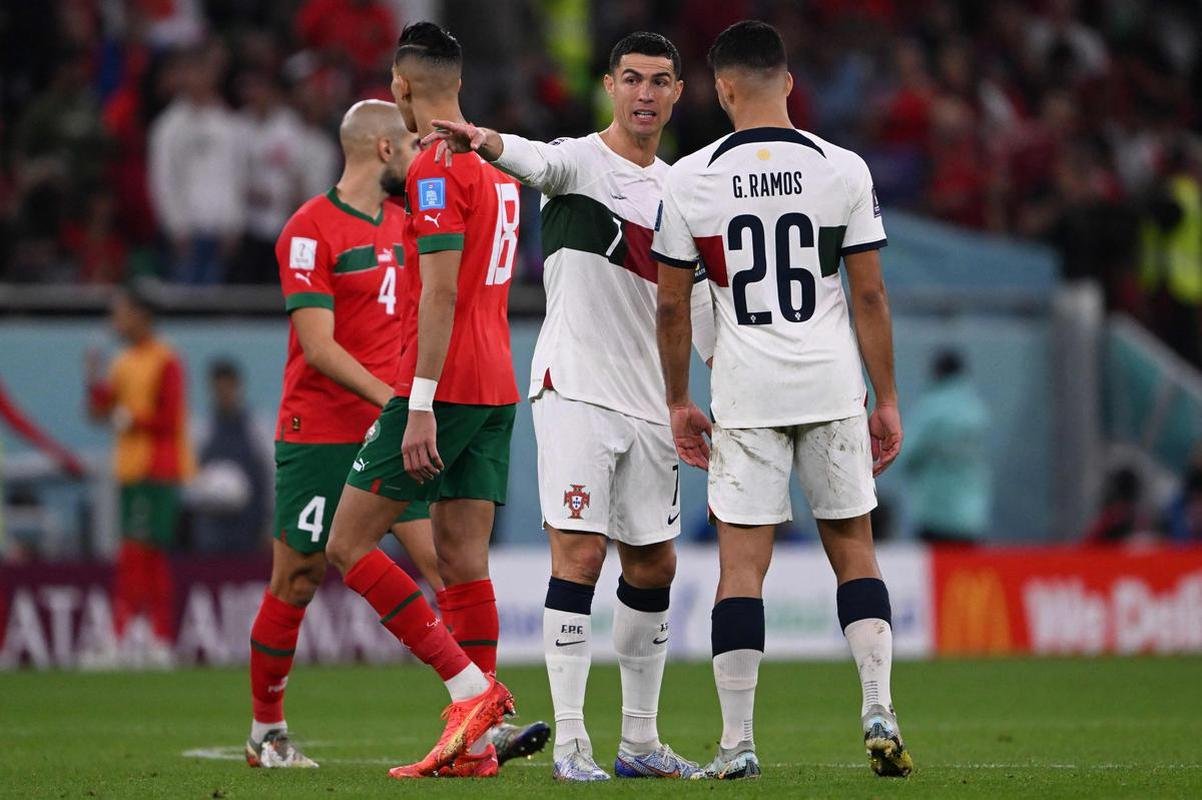 As reaes de Cristiano Ronaldo no banco e durante o jogo contra Marrocos pelas quartas de final da Copa do Mundo