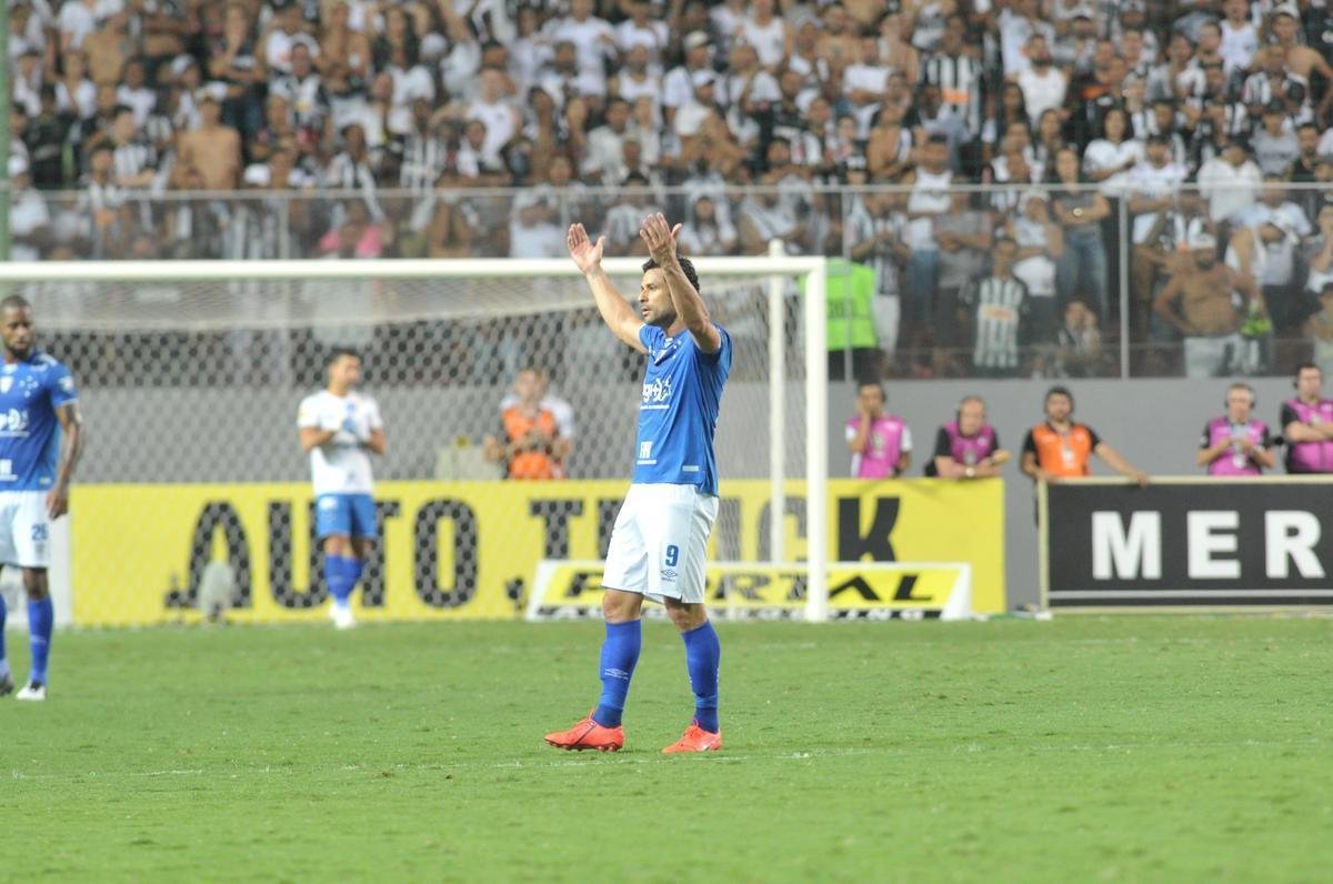 Fred marca de pnalti, empata clssico e d ttulo mineiro ao Cruzeiro no Independncia