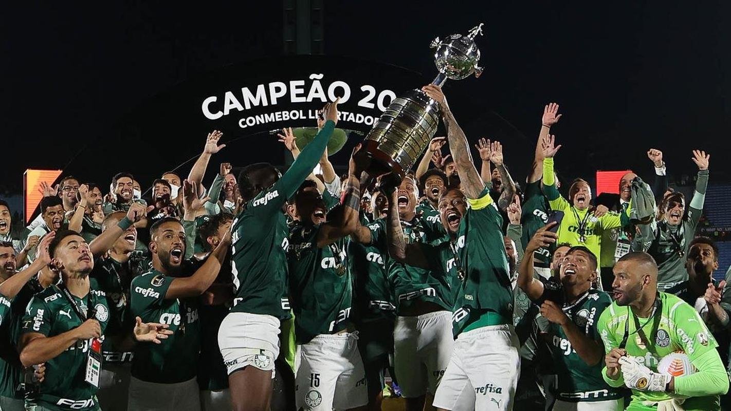 1 Palmeiras - R$ 168 milhes (campeo da Copa Libertadores, vice-campeo paulista, da Supercopa do Brasil e da Recopa Sul-Americana, eliminado na terceira fase da Copa do Brasil e terceiro colocado do Brasileiro)
