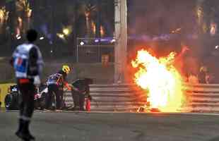 Carro de Grosjean pega fogo na Frmula 1; veja fotos