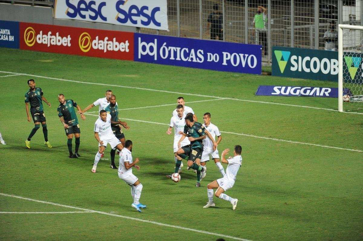 Fotos da vitria da Caldense sobre o Amrica, por 1 a 0, no Independncia, em Belo Horizonte, pela quarta rodada do Campeonato Mineiro de 2021. Atacante Amarildo marcou o nico gol da partida,